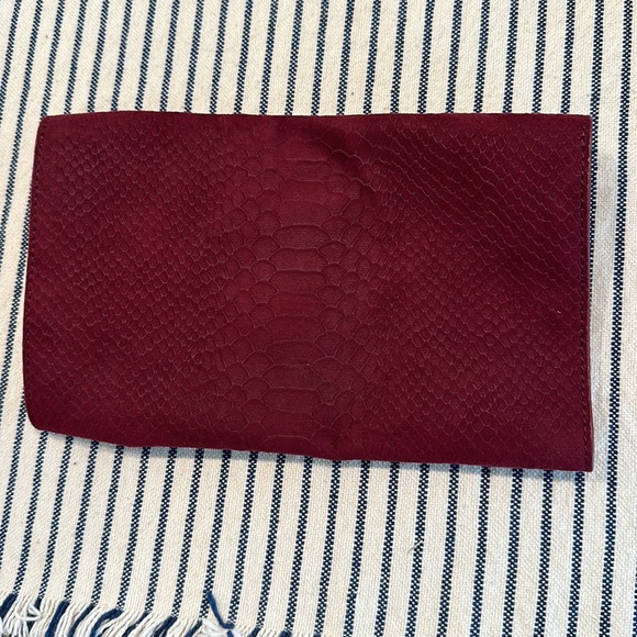 Clutch - Picture 2 of 3